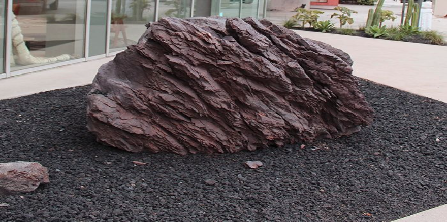 Lava Rock Boulder Trail