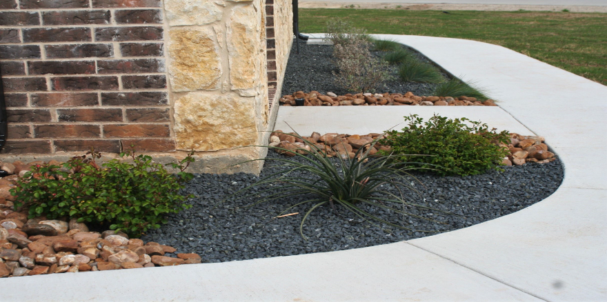 Multi-Sized Gravel and Black Rock Beds