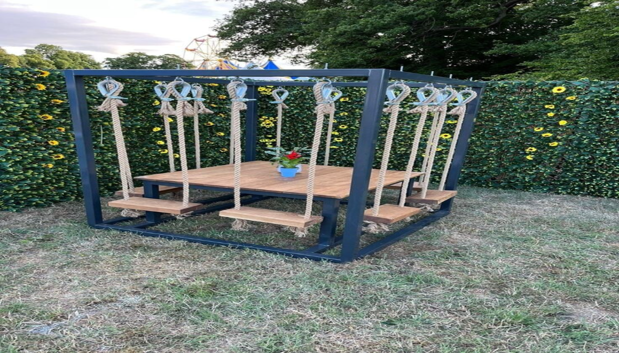 Swinging Table Pergola