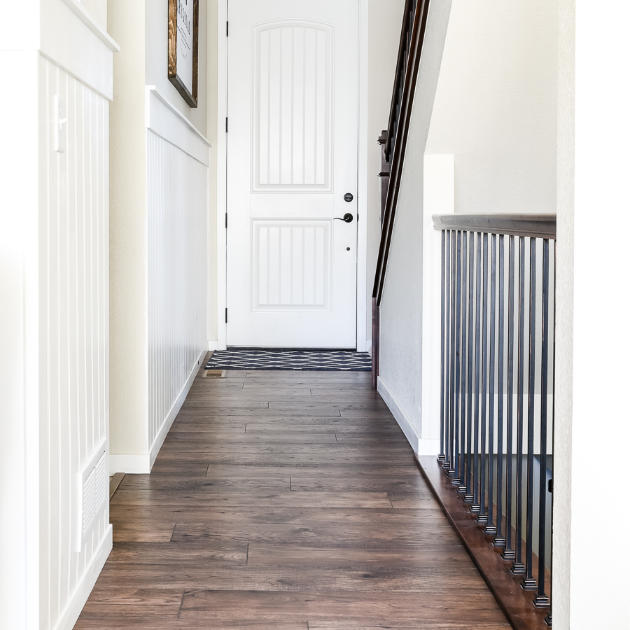 How Wainscoting Enhances the decor