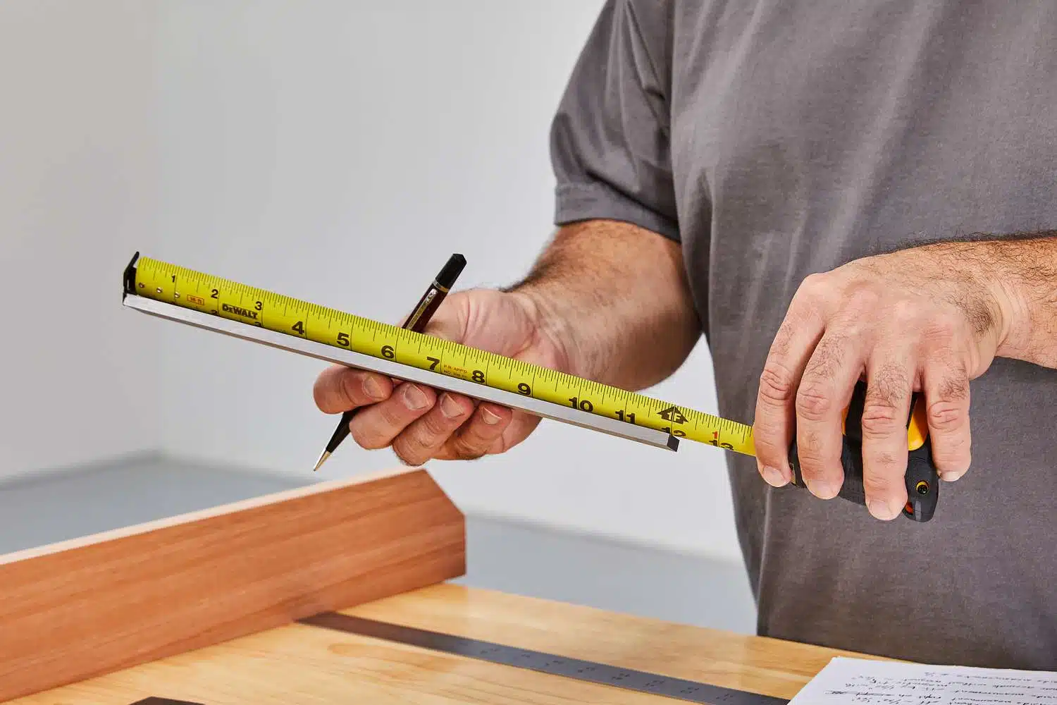 How to Read a Tape Measure the Easy Way & Free