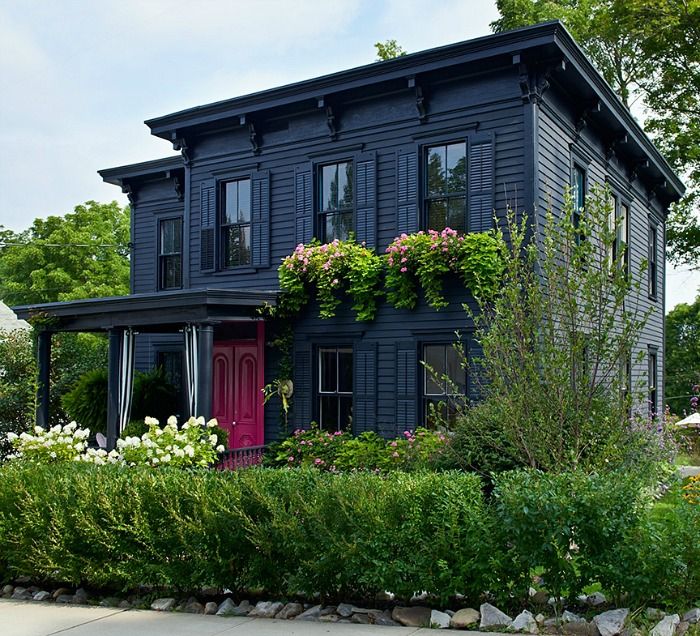 Retro-Inspired Black Houses Exterior