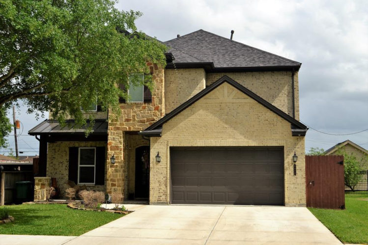 Tan Brick with Black Trim Design