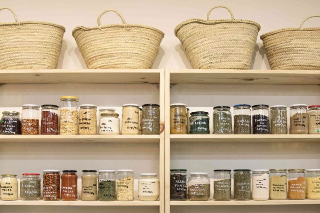 What Material Should Be Used to DIY Pantry Shelves
