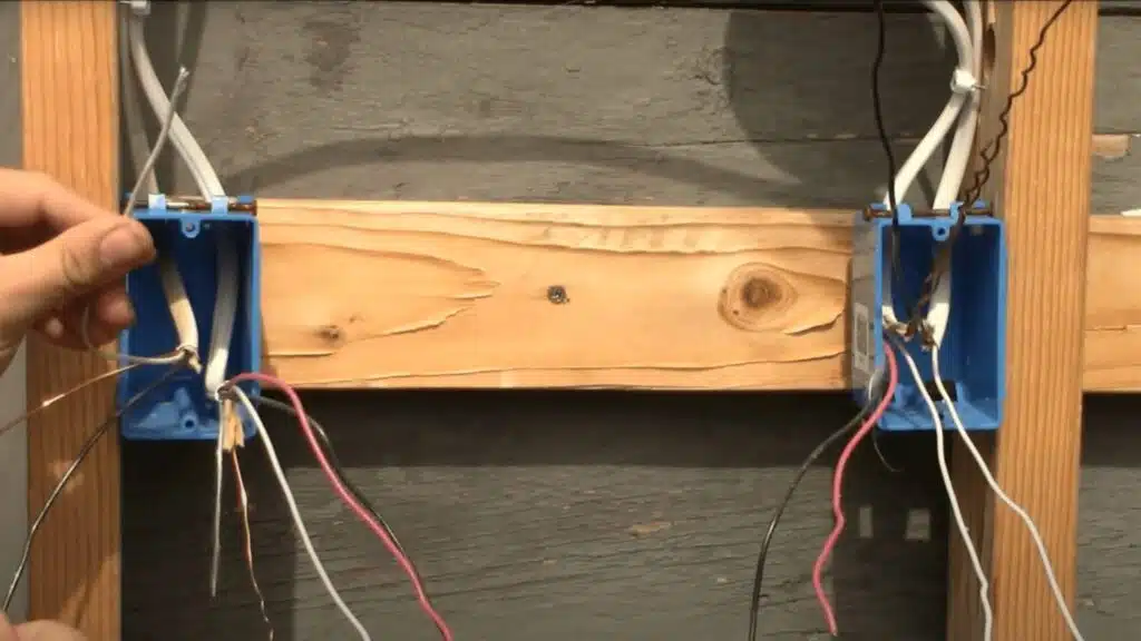 2 identify the common and traveler wire