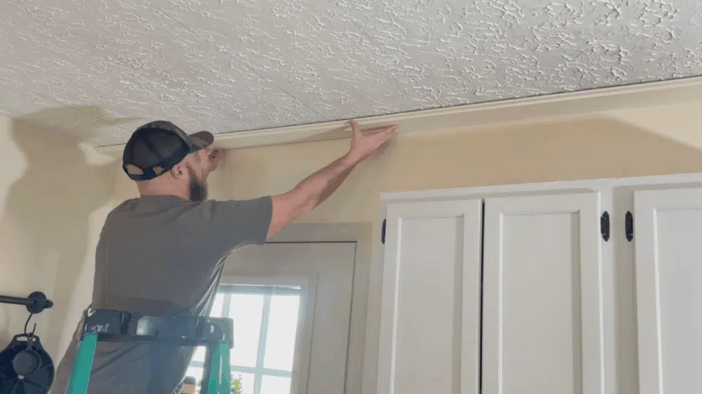 step three hang the first rows straight And secure